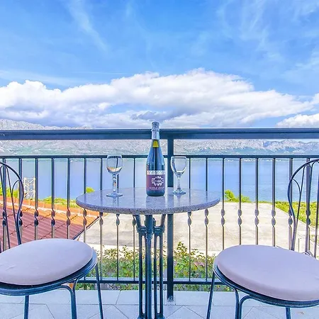 Rose Apartment Sucuraj