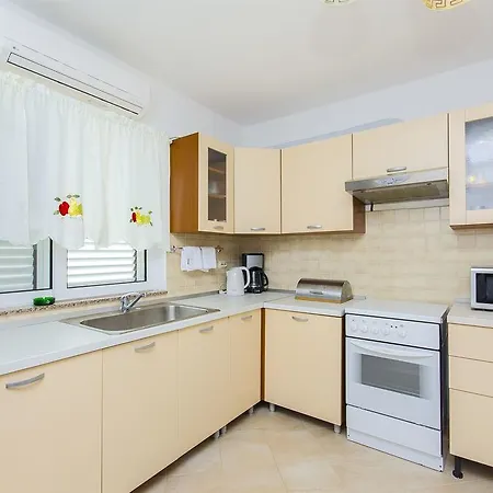 Apartment Rose Sucuraj